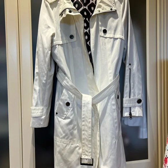 Kenneth Cole - Picture 1 of 2